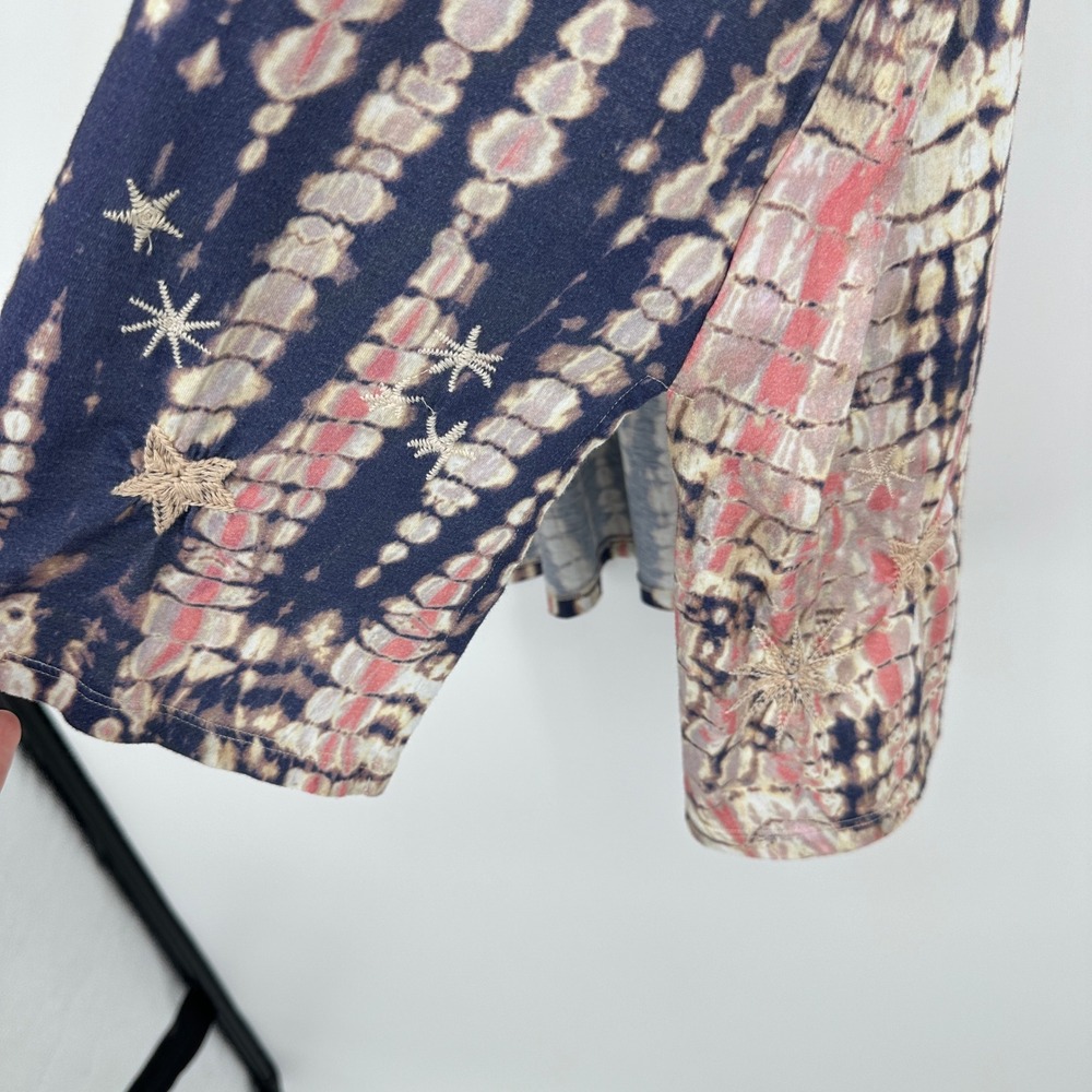 Johnny Was Tunic Top Medium Blue Tie Dye Embroidered Floral Stars Boho - Picture 7 of 11